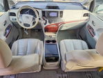 Toyota Sienna 2013