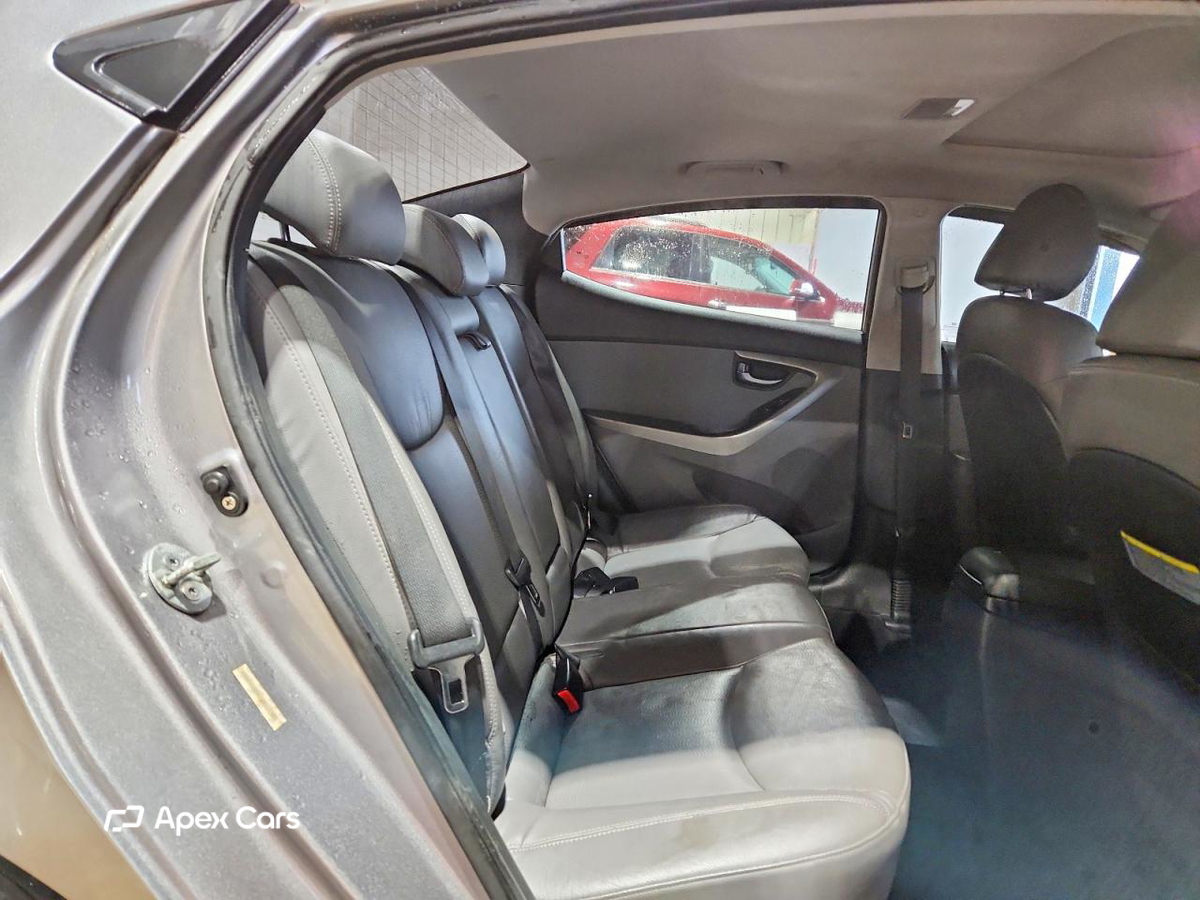 Hyundai Elantra 2012