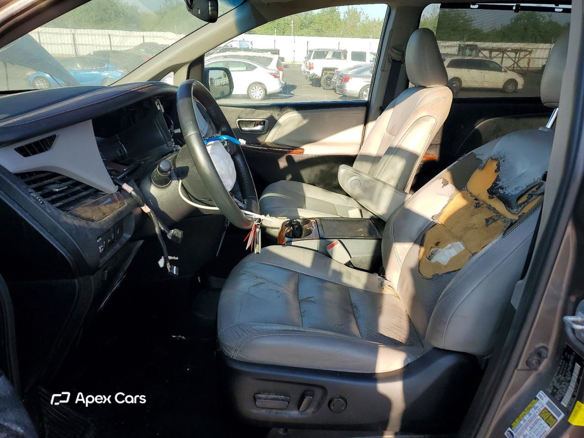 Toyota Sienna 2016