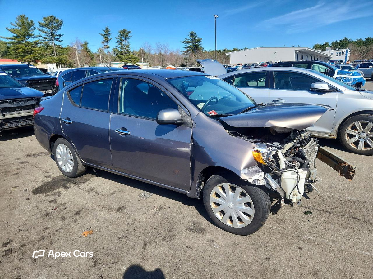 Nissan Versa 2014