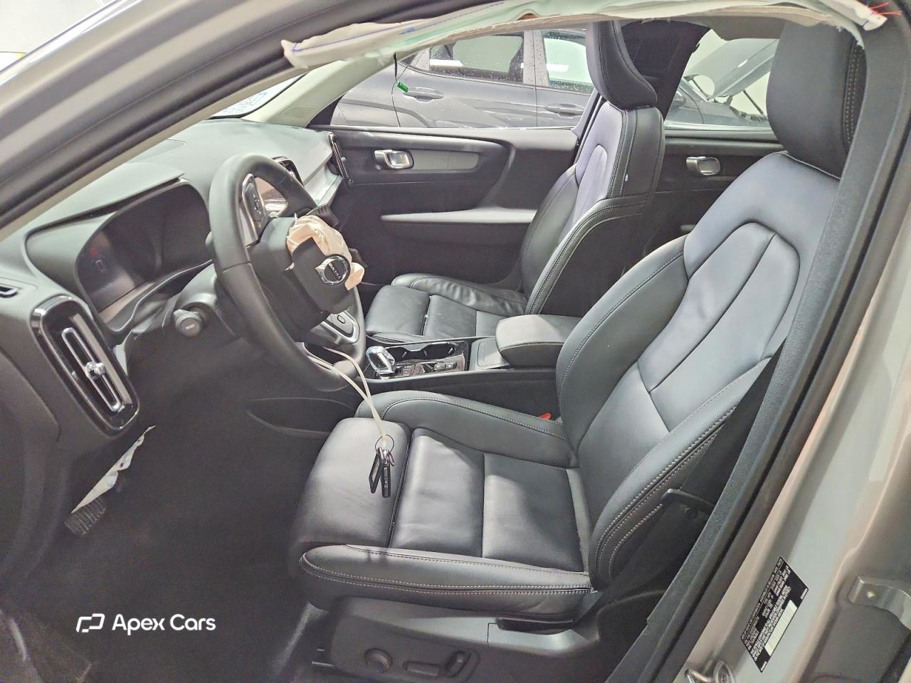 Volvo XC40 2025