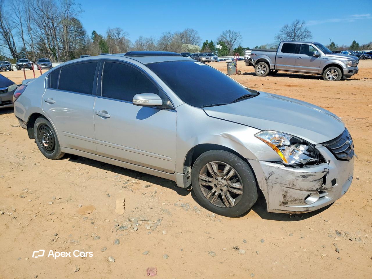 Nissan Altima 2010