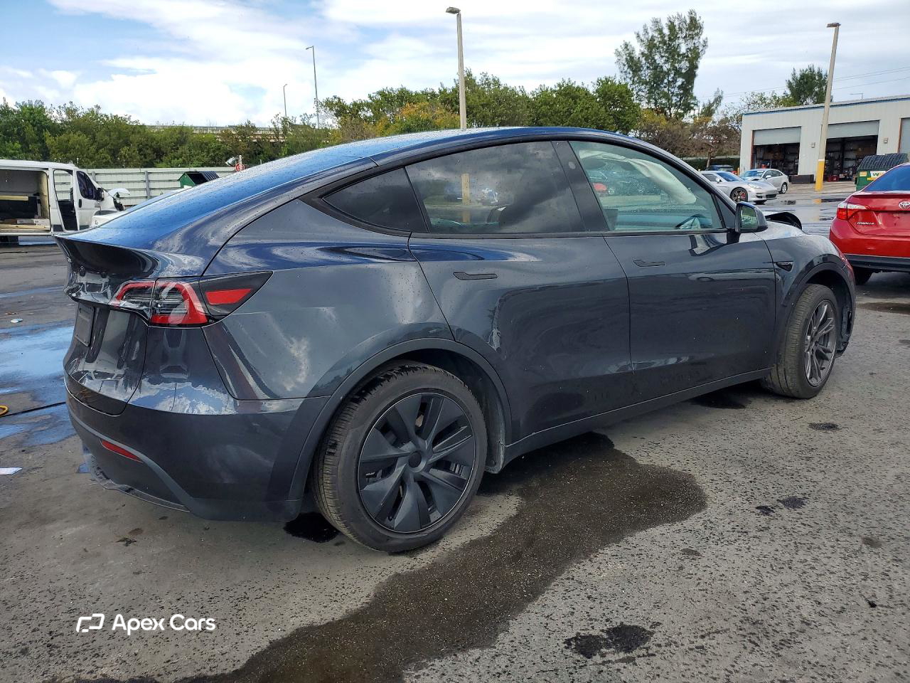 Tesla Model Y 2024