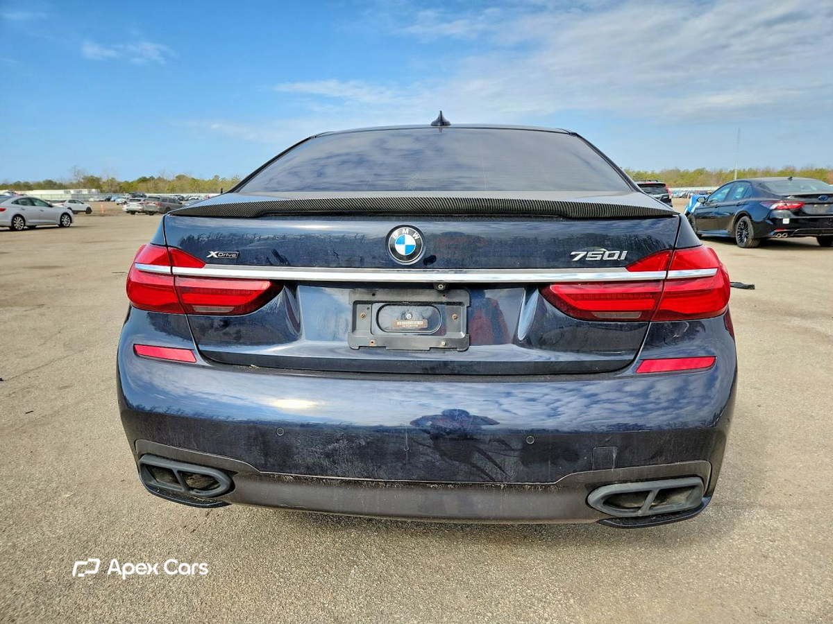 BMW Series 7 2016