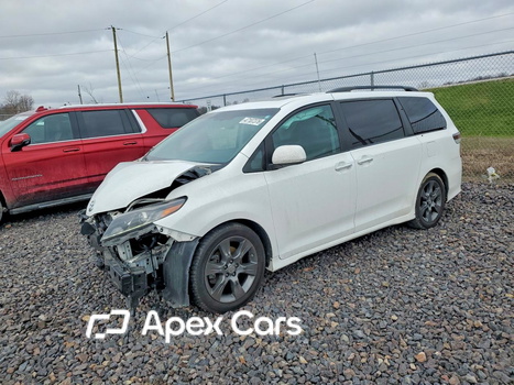 Toyota Sienna 2016 - Image 1 of 14