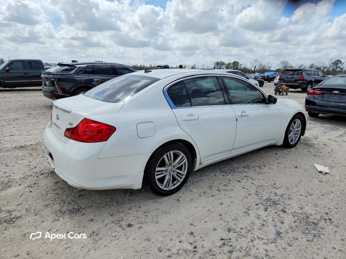 Infiniti  2010