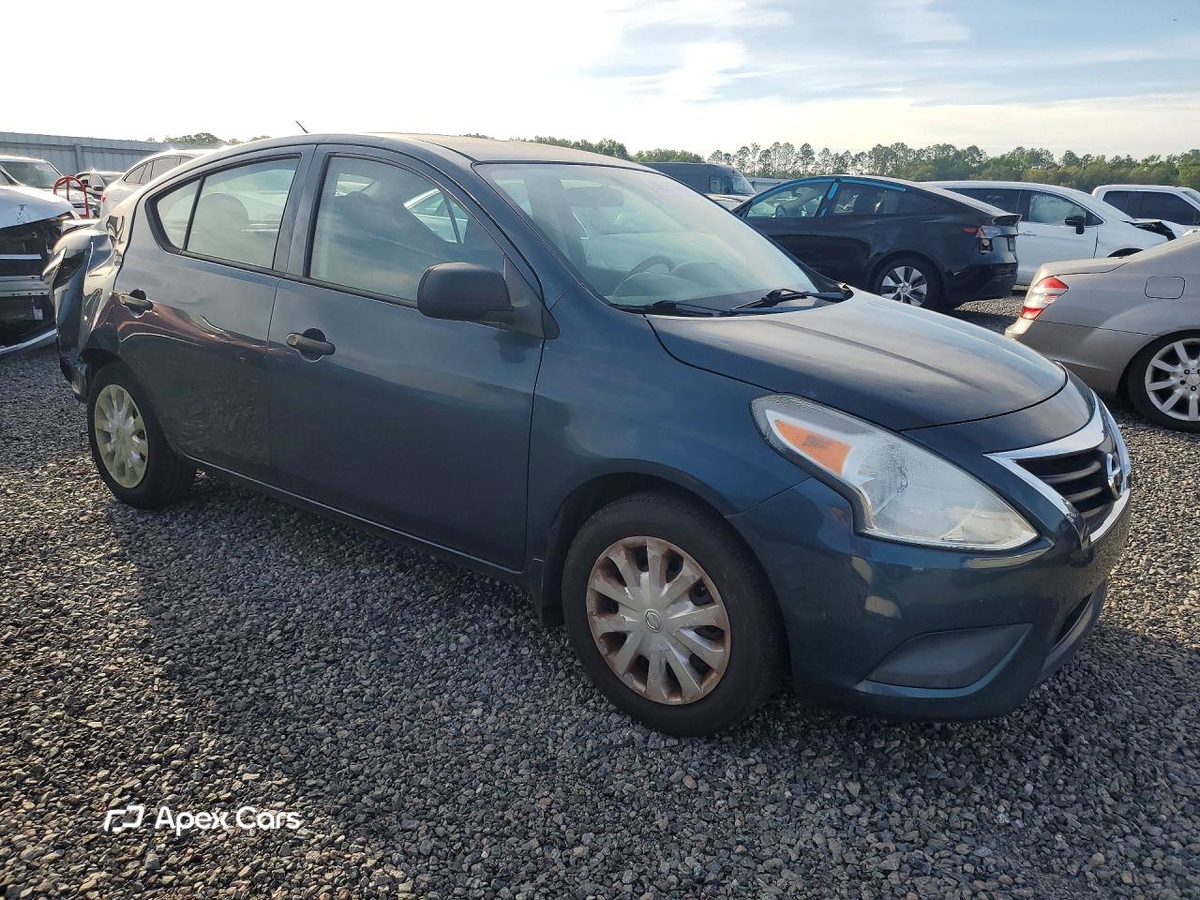 Nissan Versa 2015