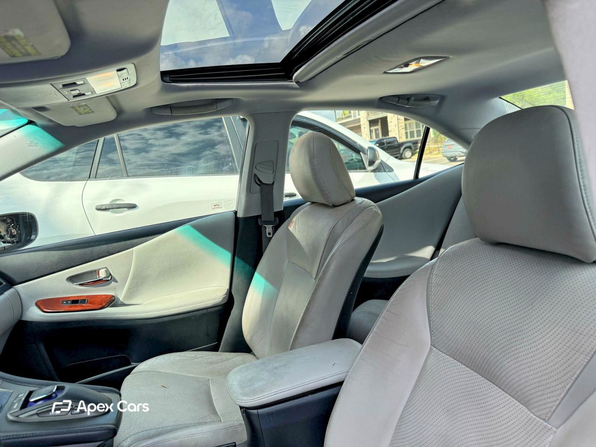 Lexus HS 2011