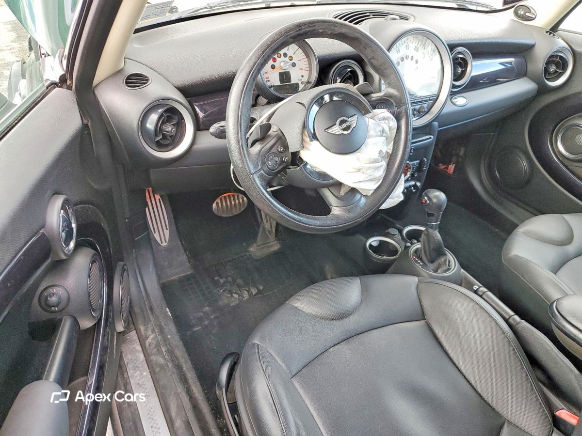 MINI Cooper 2011
