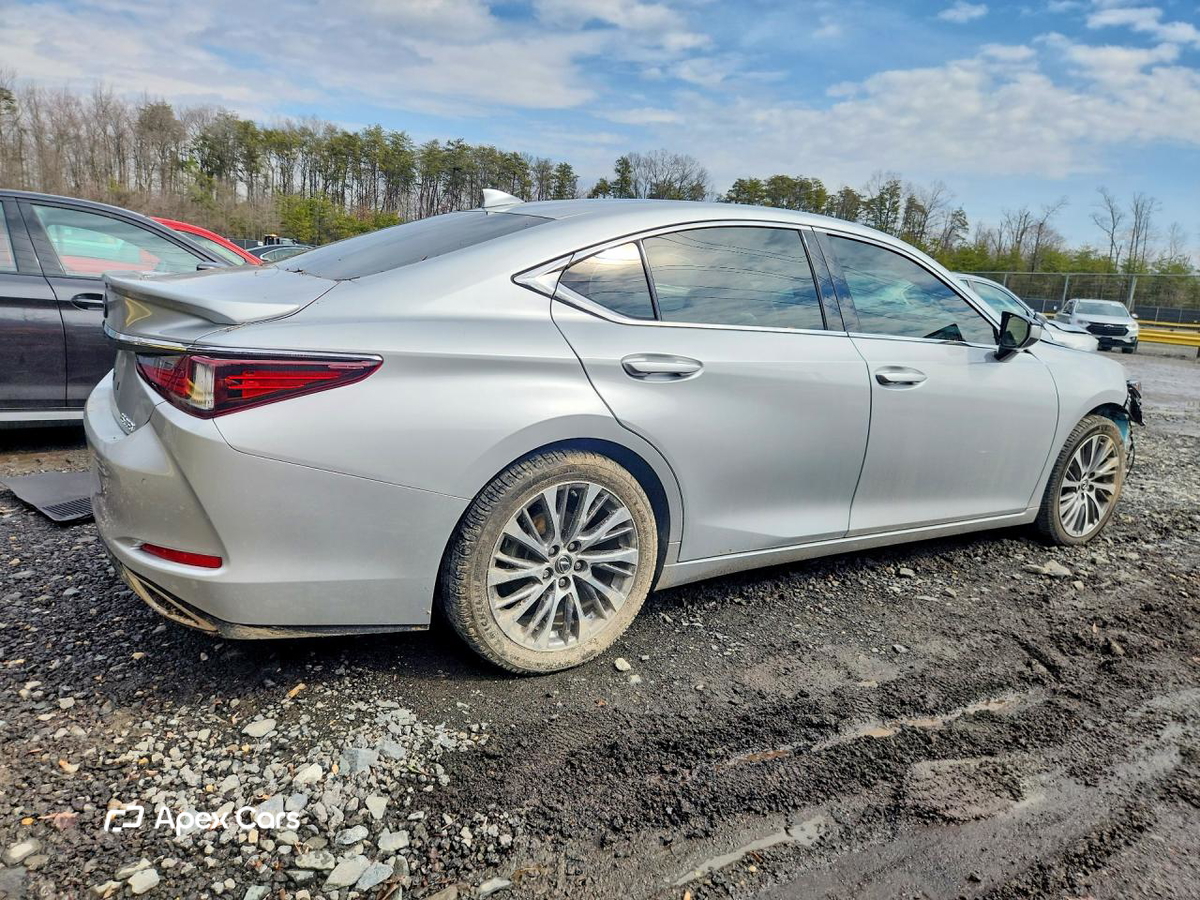 Lexus ES 2020
