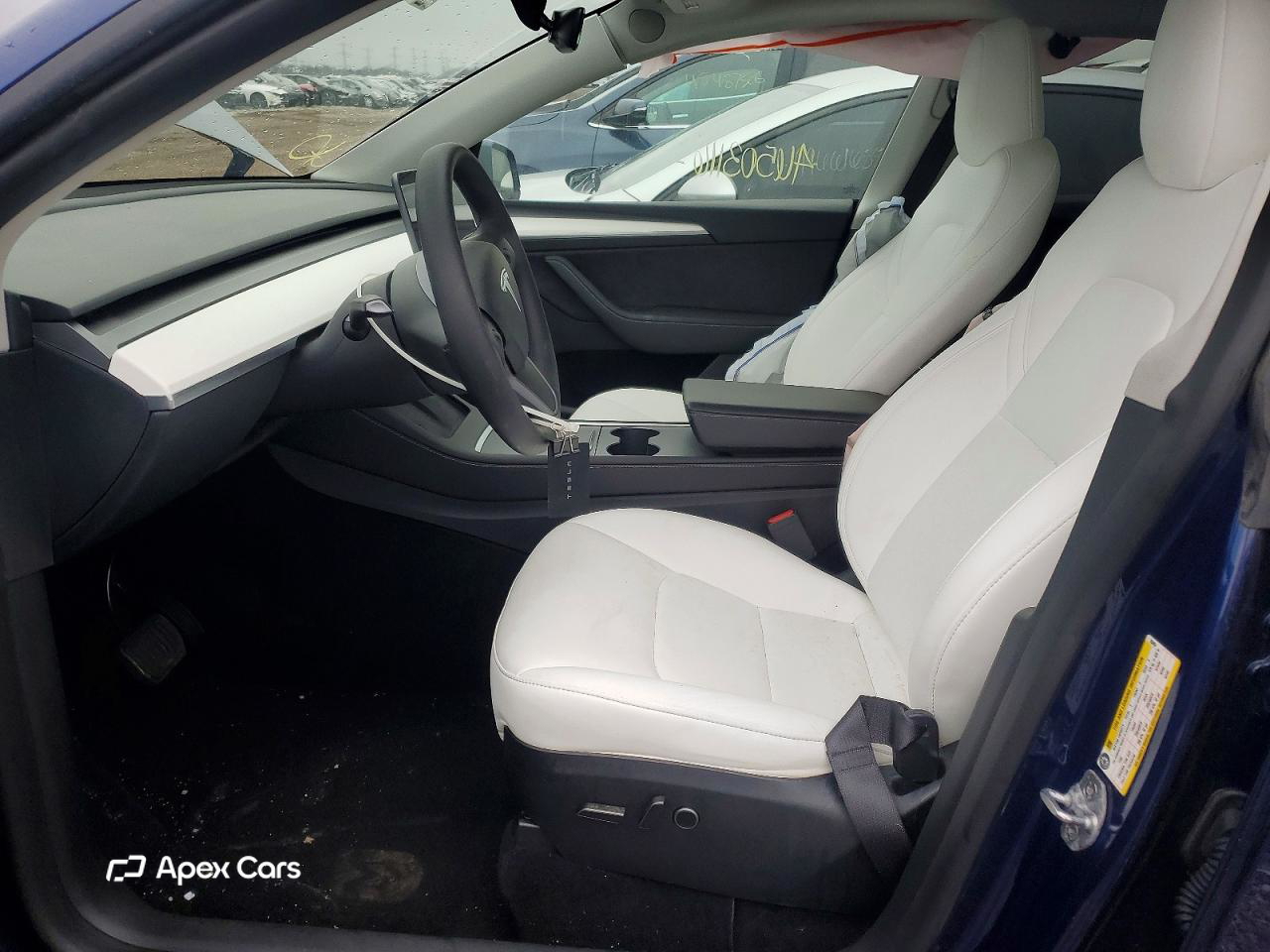 Tesla Model Y 2024
