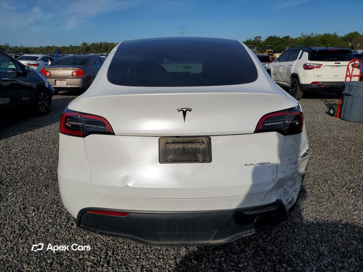 Tesla Model Y 2022