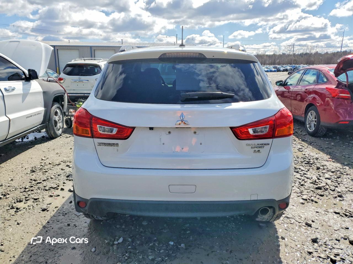 Mitsubishi Outlander 2015