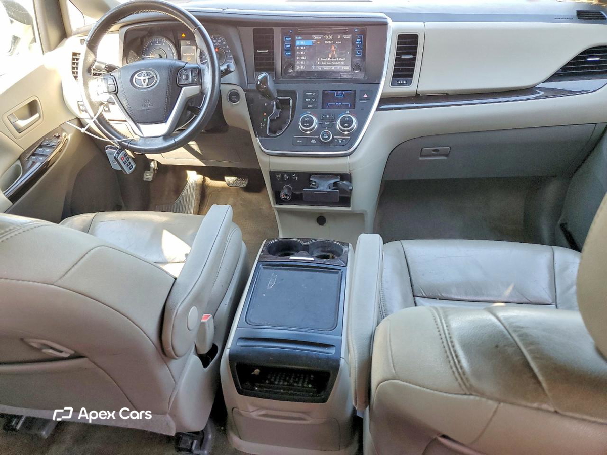 Toyota Sienna 2016