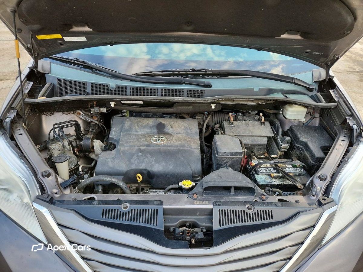 Toyota Sienna 2013