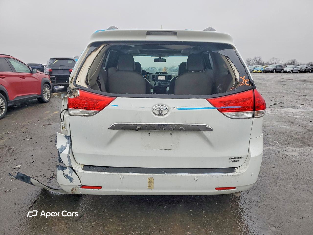 Toyota Sienna 2013