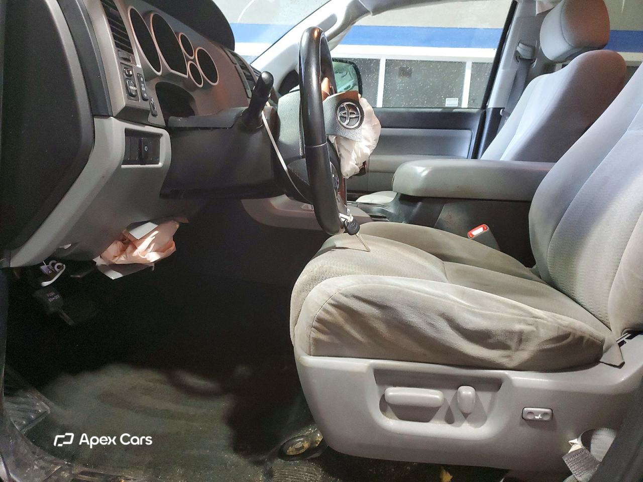 Toyota Sequoia 2016