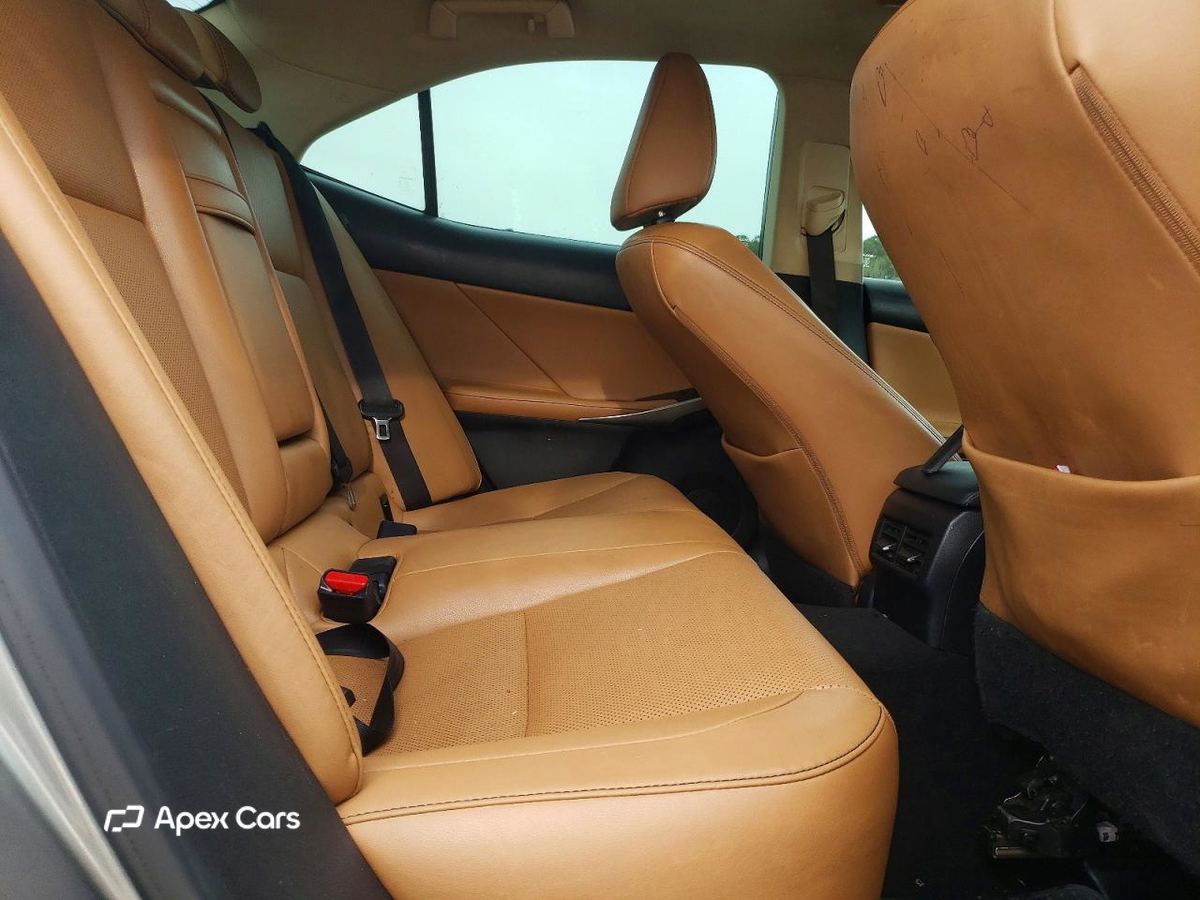 Lexus IS 2016