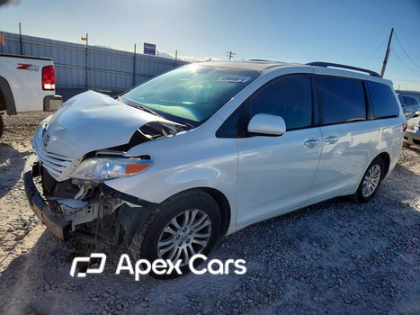 Toyota Sienna 2017 - Image 1 of 14