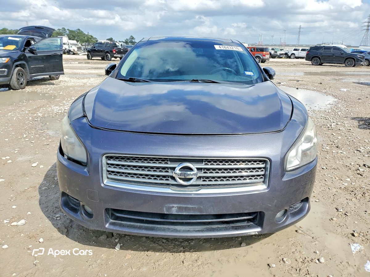 Nissan Maxima 2011