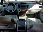 Toyota Sienna 2011