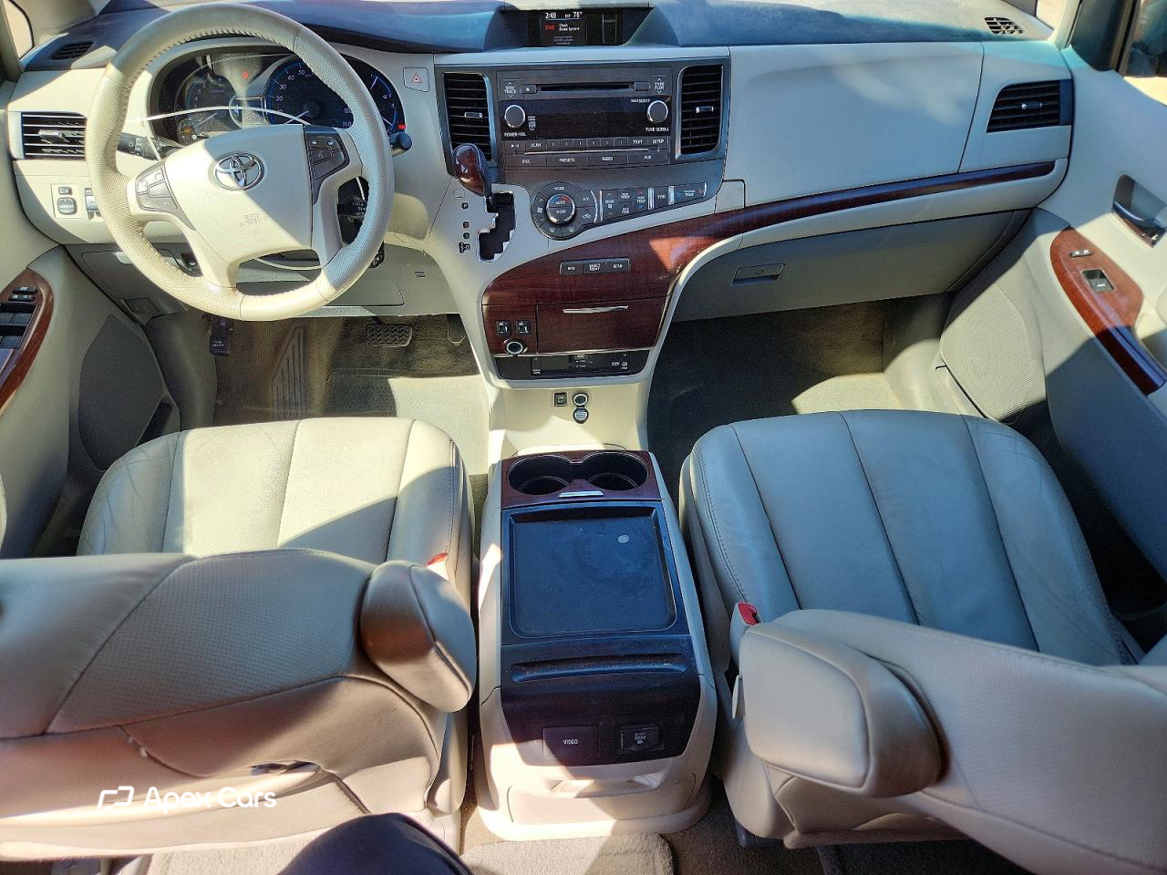 Toyota Sienna 2011