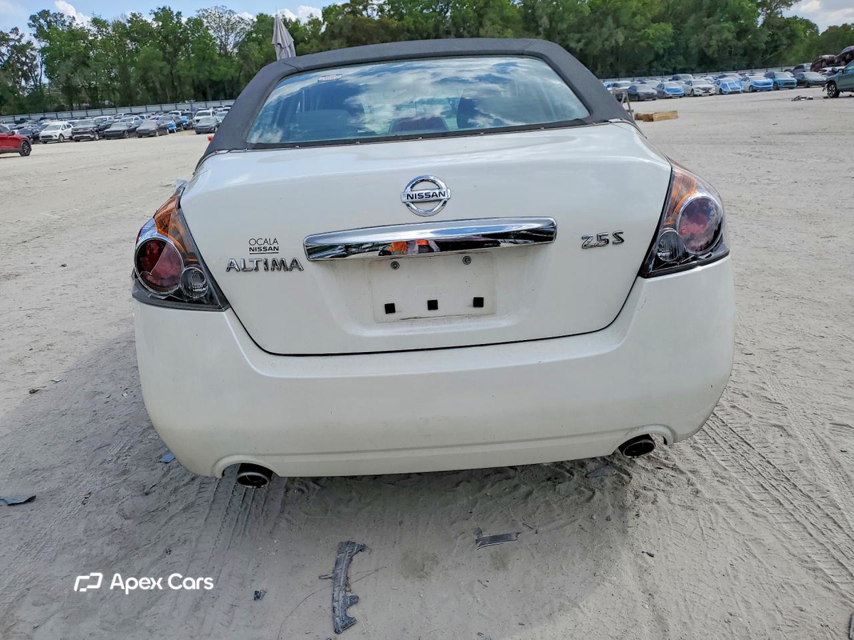Nissan Altima 2012
