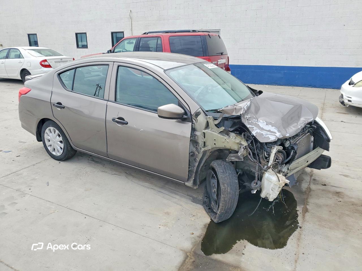 Nissan Versa 2016