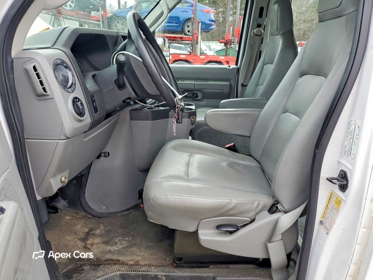 Ford Econoline 2014