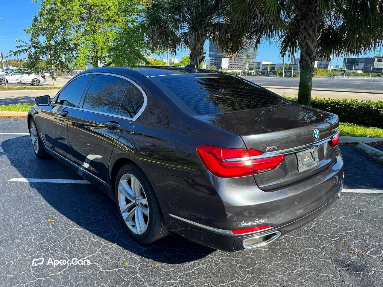 BMW Series 7 2016
