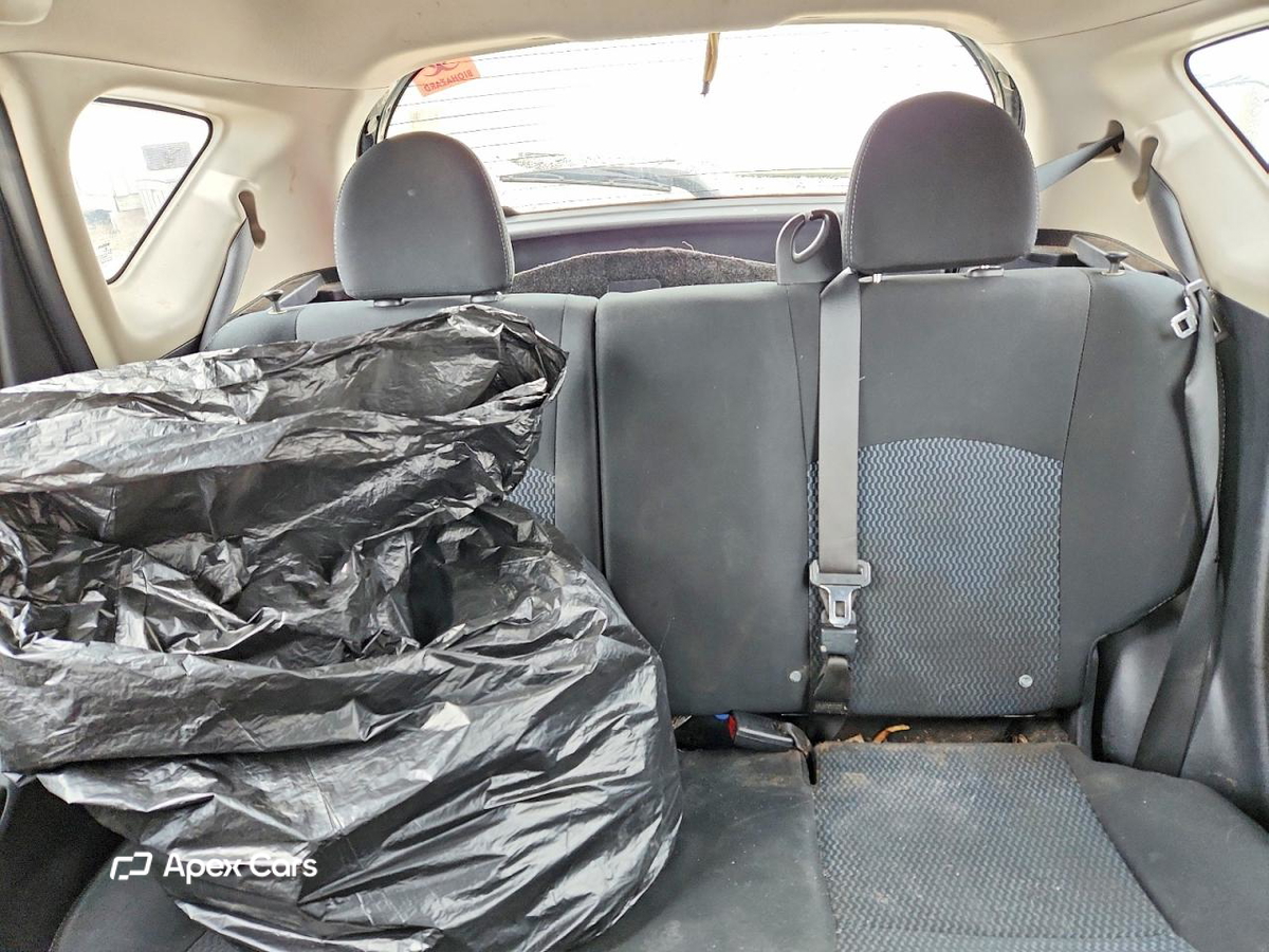 Nissan Versa 2015