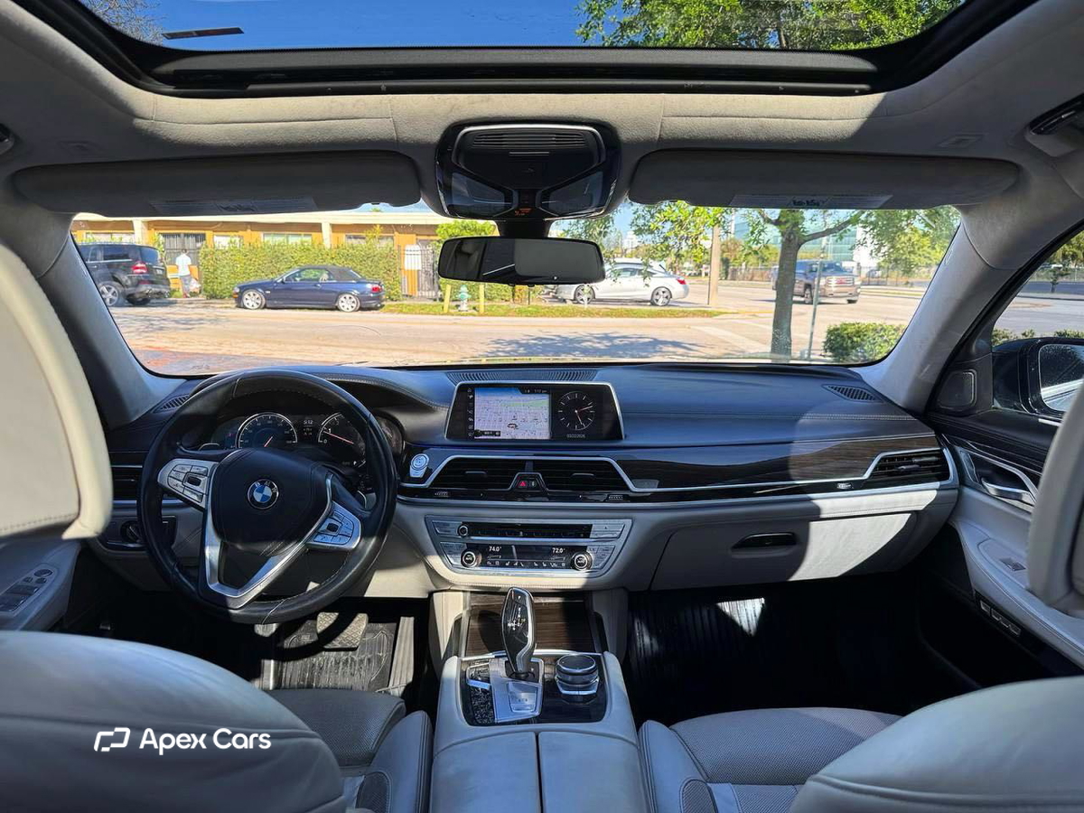 BMW Series 7 2016