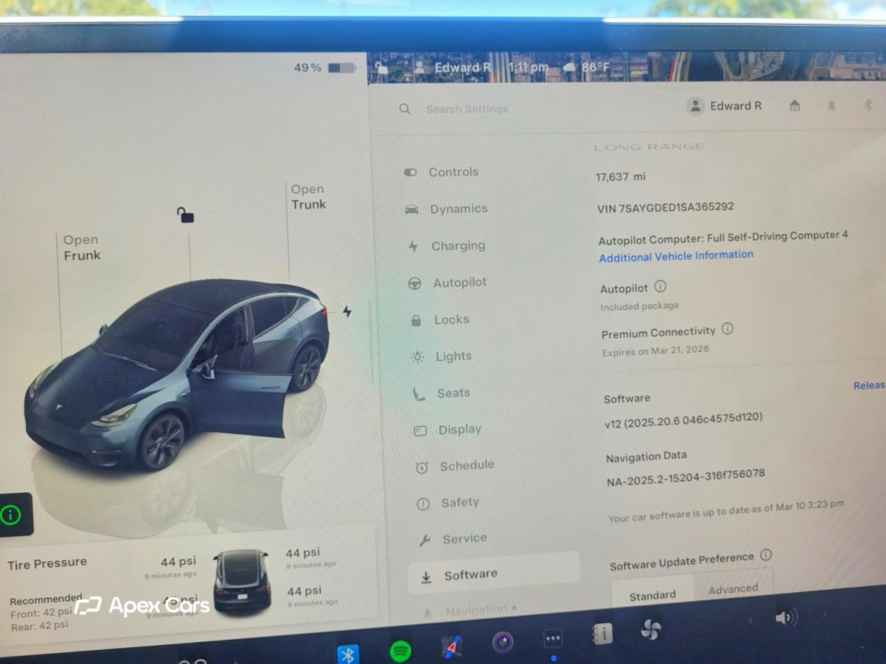 Tesla Model Y 2025