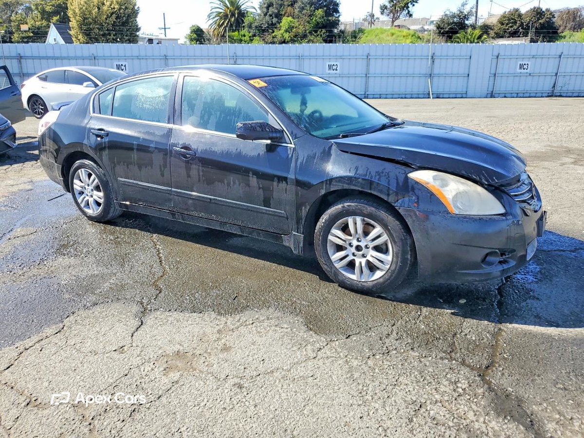 Nissan Altima 2011