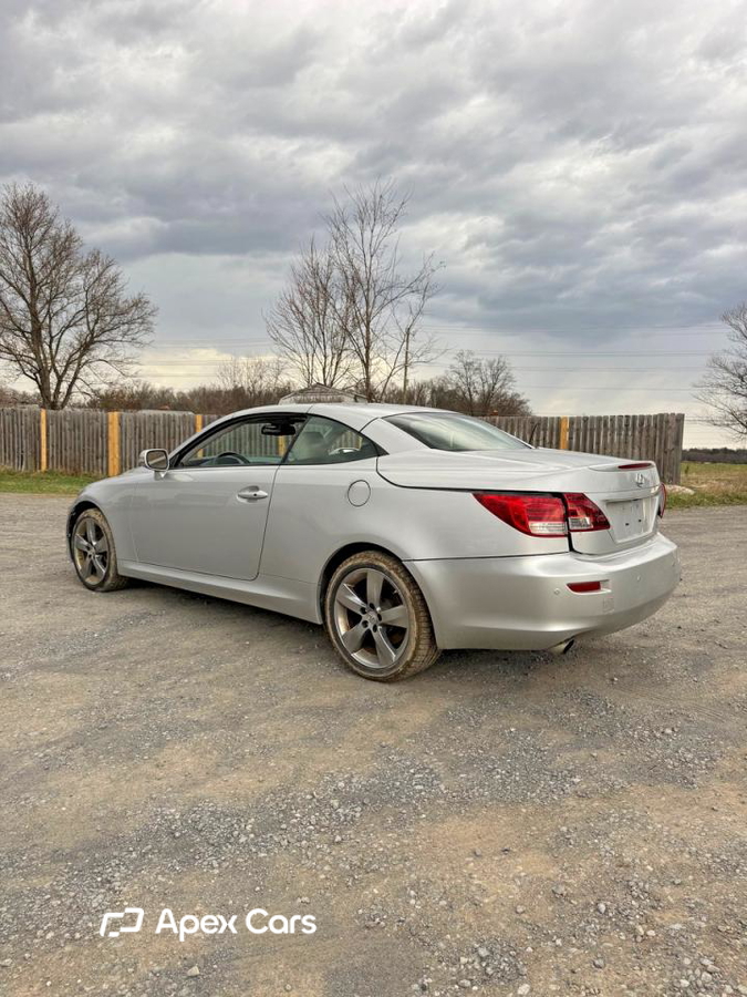 Lexus IS 2011