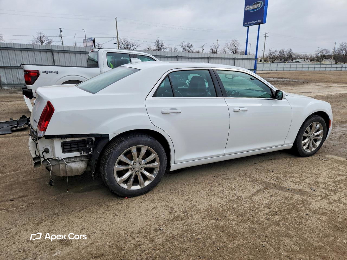 Chrysler 300 2016