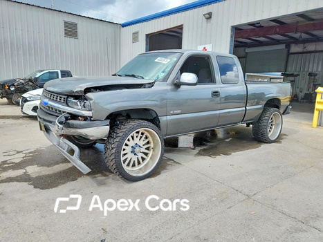 Chevrolet Silverado 2001 - Image 1 of 12