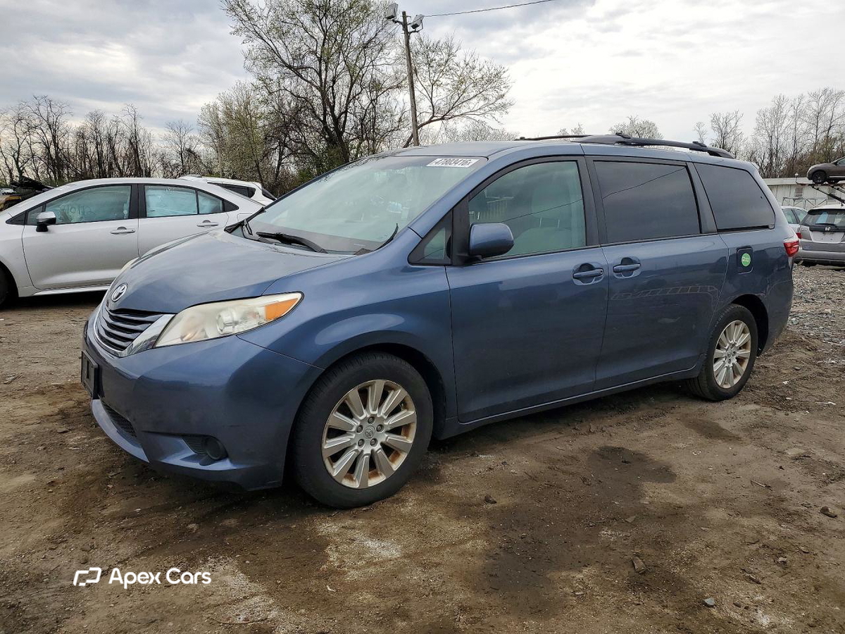 Toyota Sienna 2015