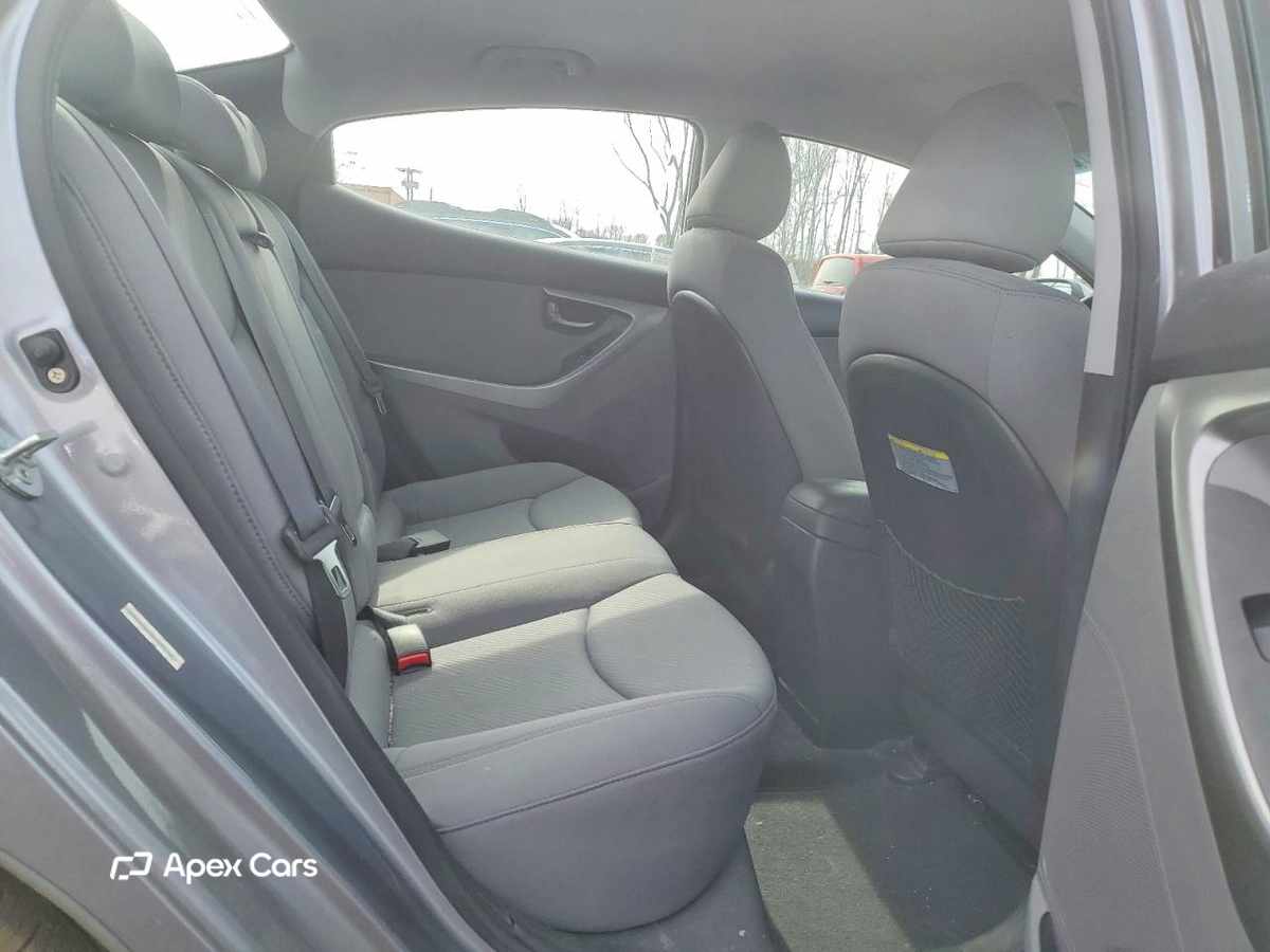 Hyundai Elantra 2013