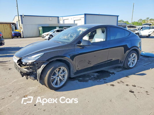 Tesla Model Y 2021 - Image 1 of 14