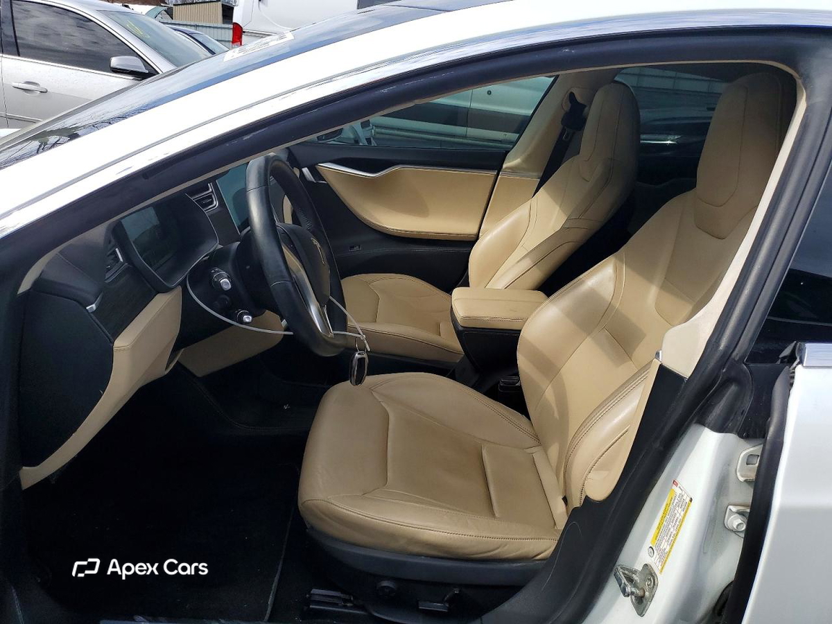 Tesla Model S 2015