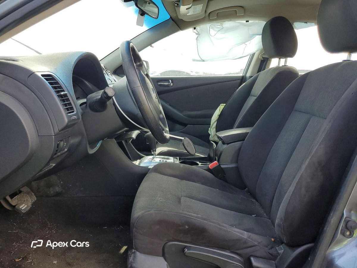 Nissan Altima 2010