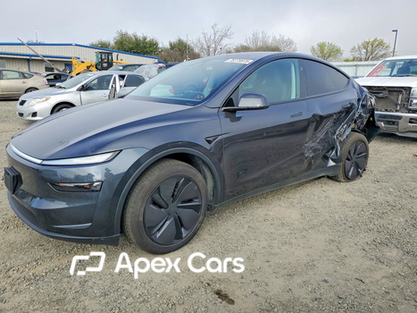 Tesla Model Y 2026 - Image 1 of 12