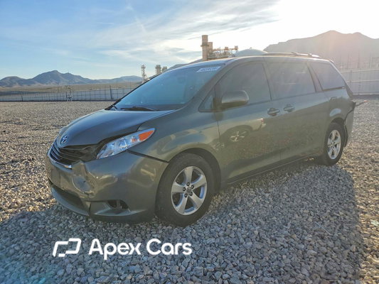 Toyota Sienna 2014 - Image 1 of 13