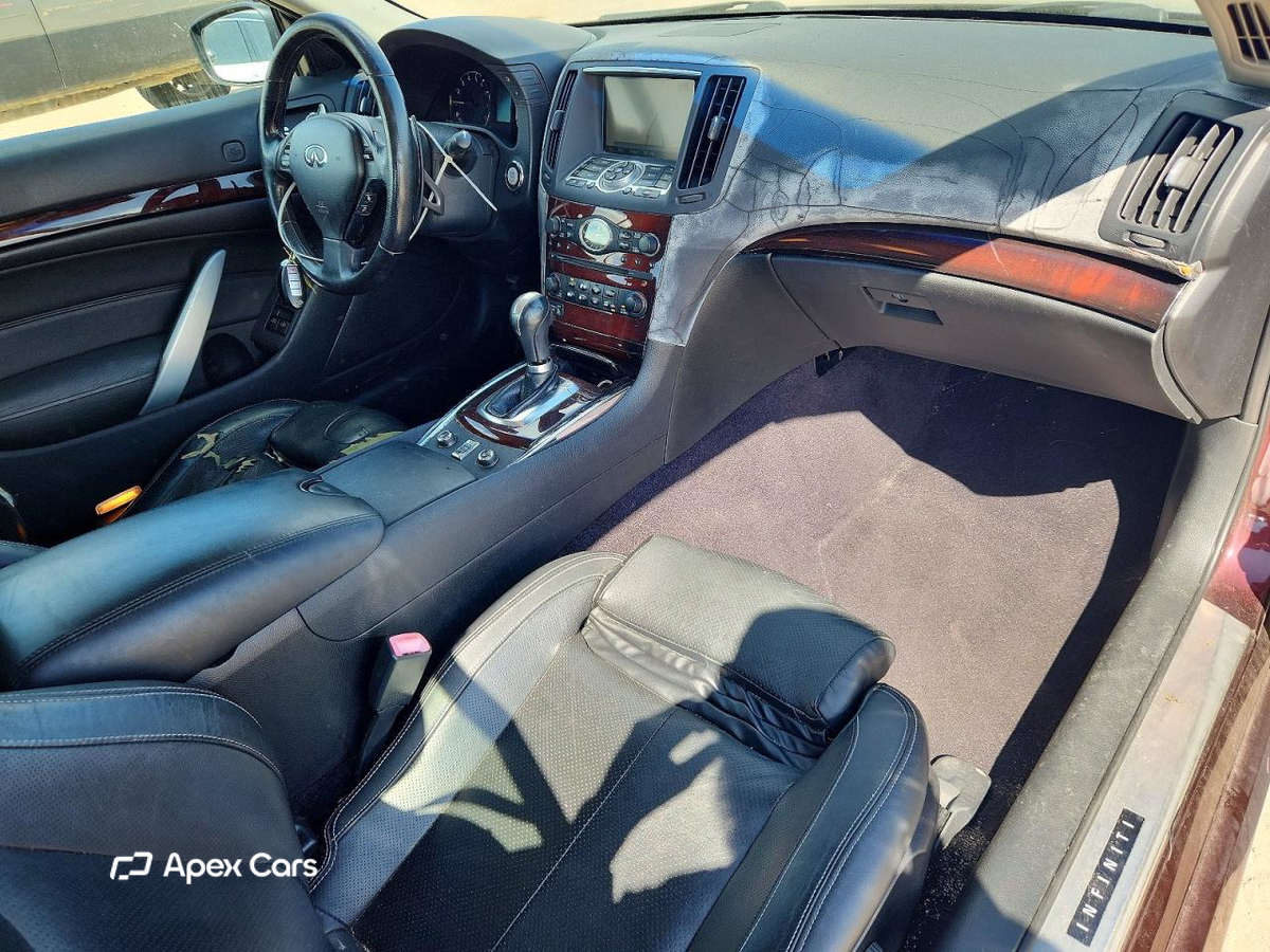 Infiniti G 2010