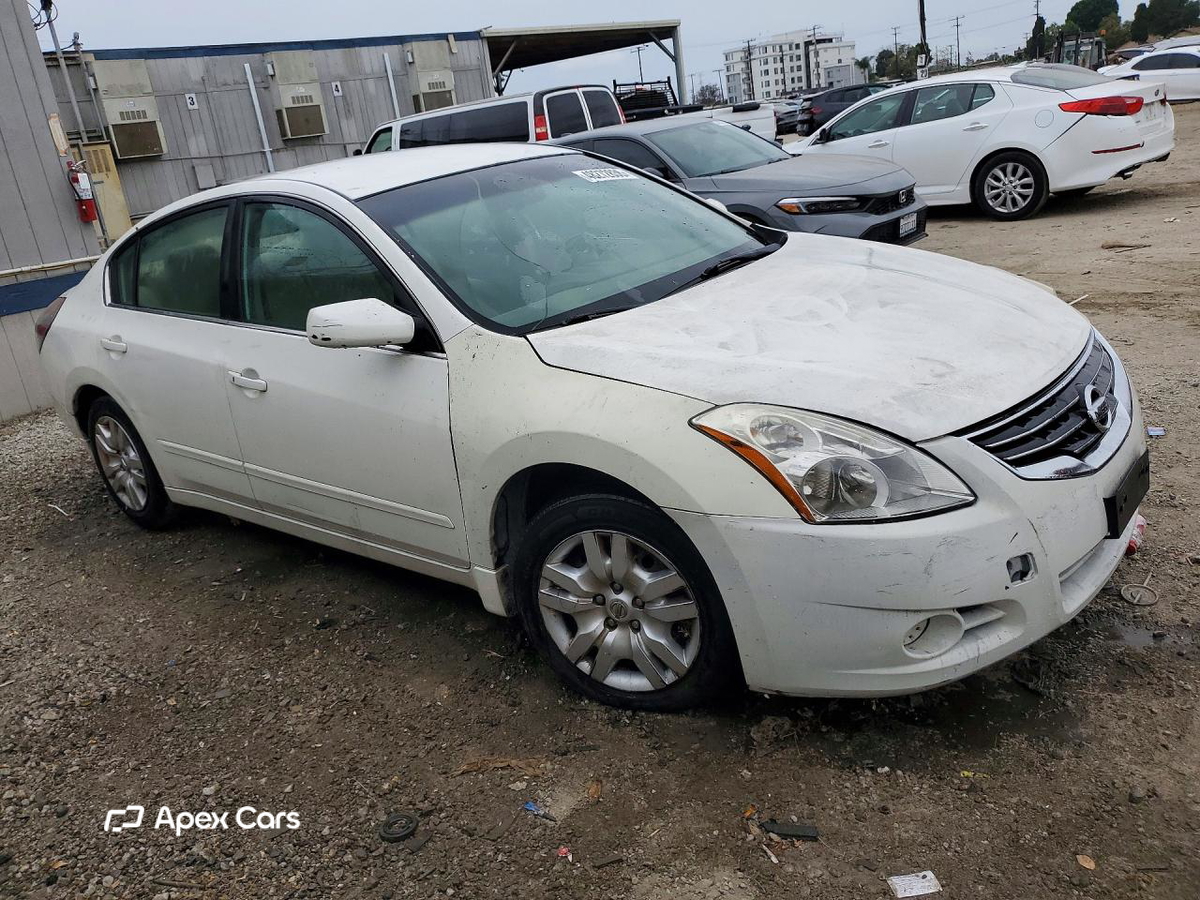 Nissan Altima 2012