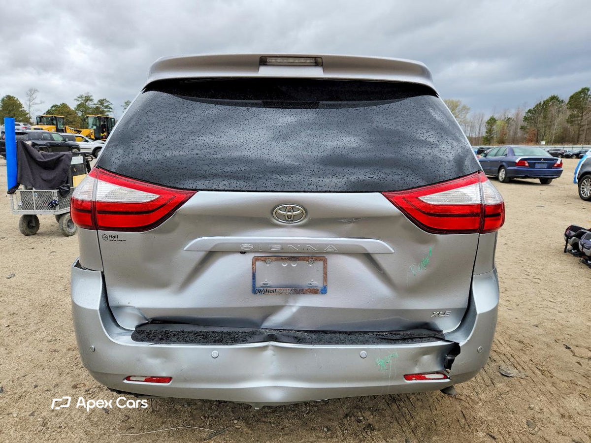 Toyota Sienna 2015