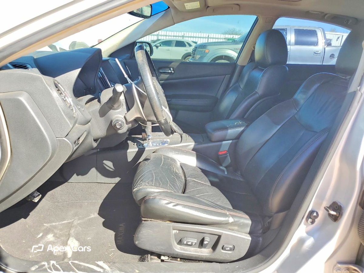 Nissan Maxima 2010