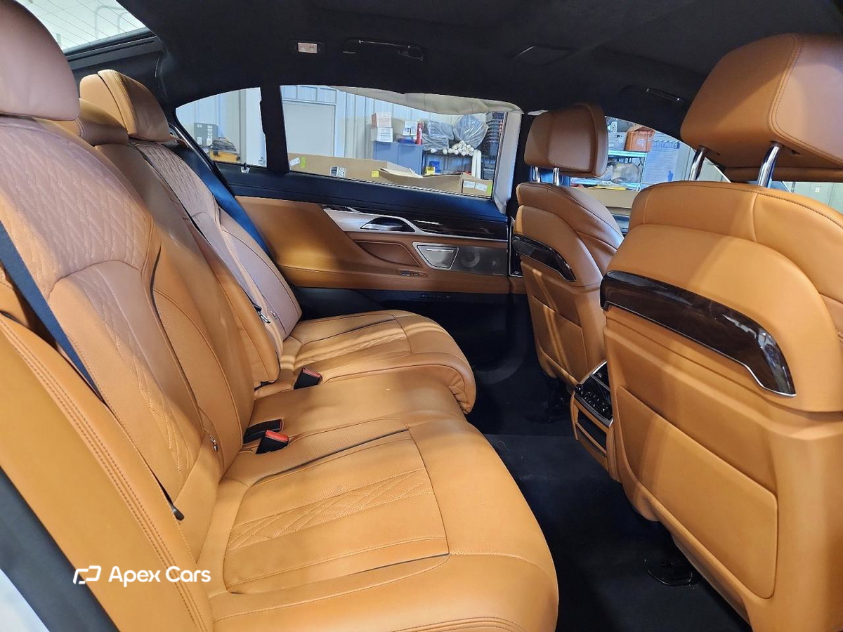 BMW Series 7 2019