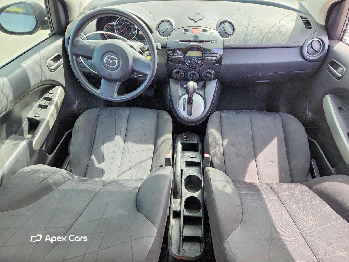 Mazda 2 2012